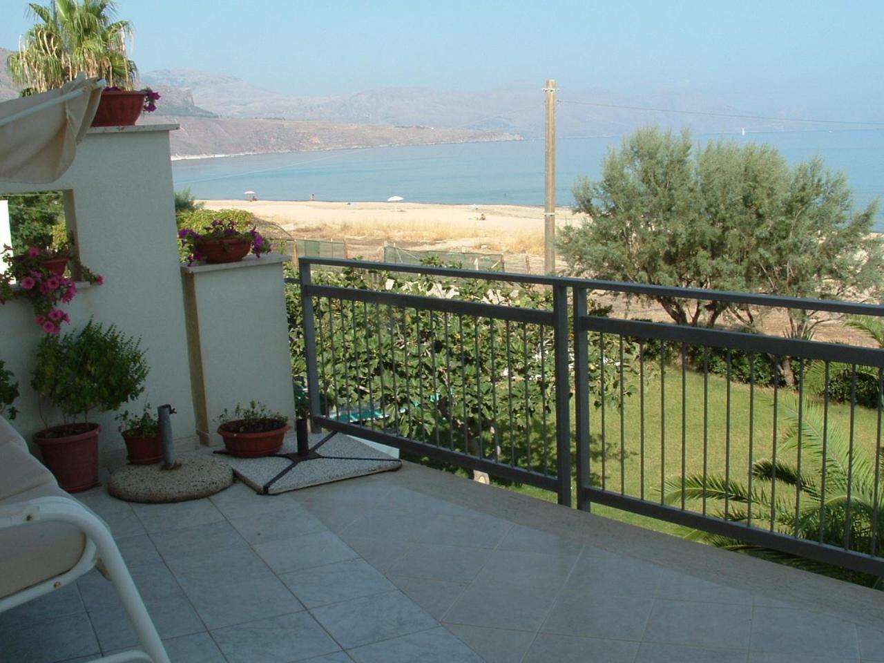 Casa Vacanze Ibiscus Alcamo Marina Dış mekan fotoğraf